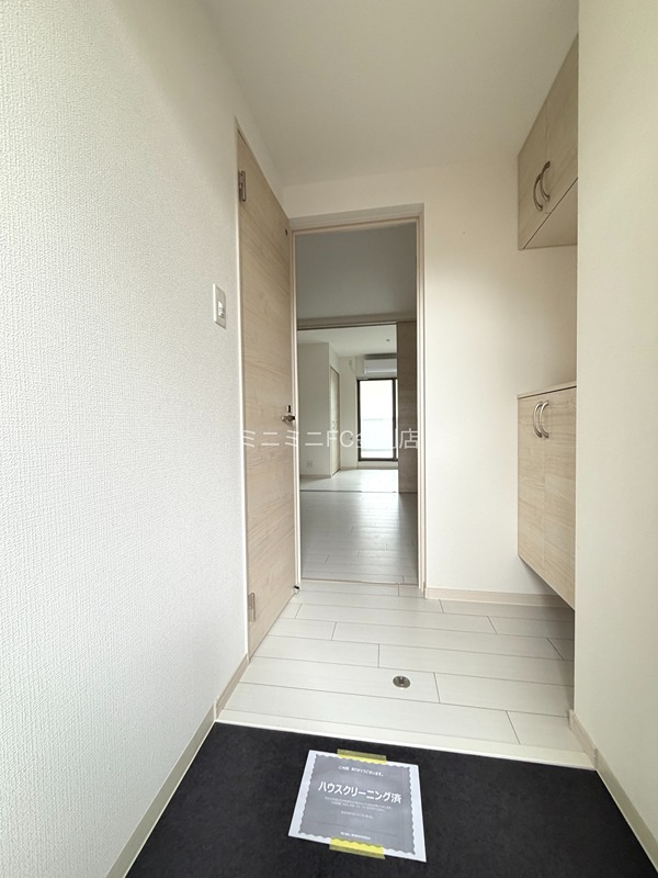 レジーナ本町の玄関写真