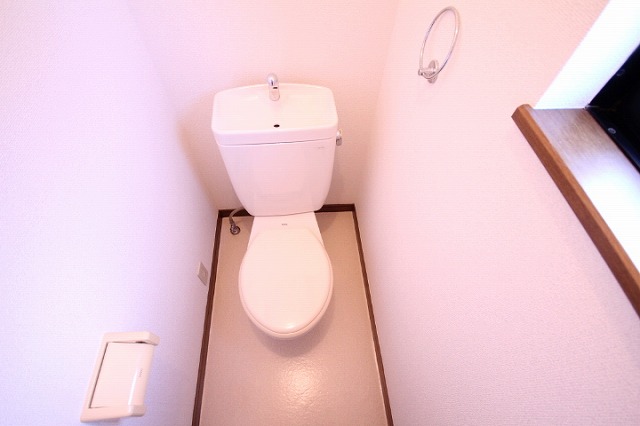 トイレ　コンパクトで使いやすいトイレです