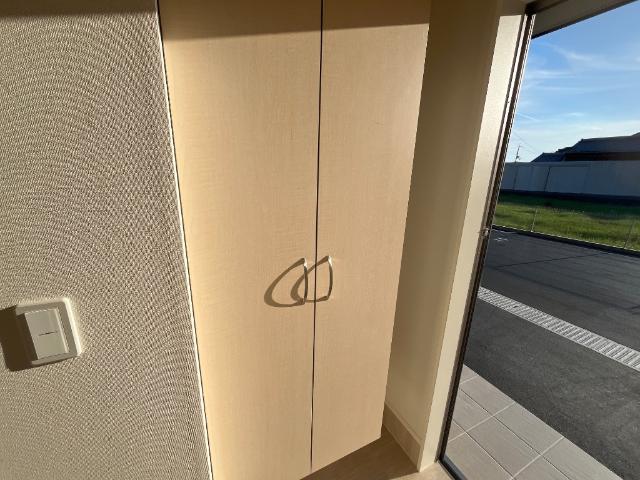玄関　下駄箱