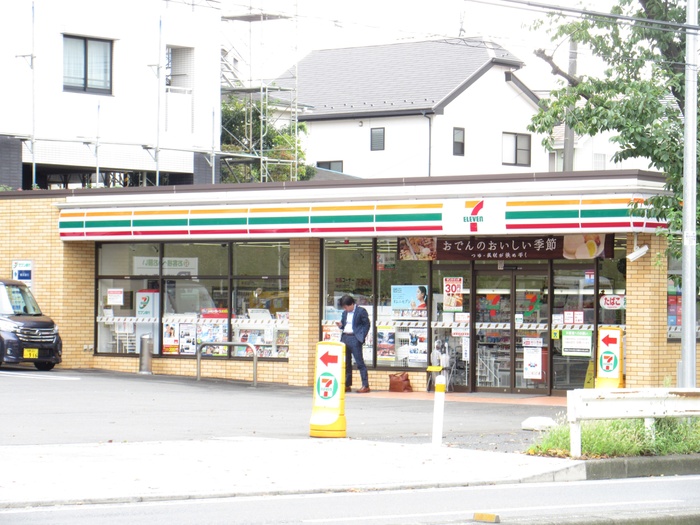 コンビニ　セブンイレブン横浜十日市場駅前店（コンビニ）まで210m