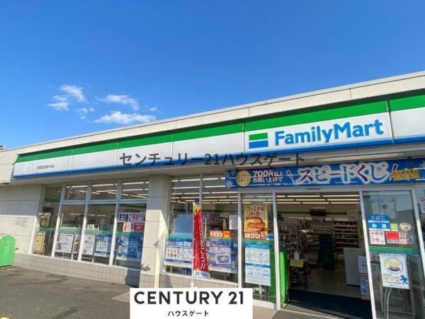 コンビニ　ファミリーマート 宇都宮簗瀬中央店（コンビニ）まで1033m