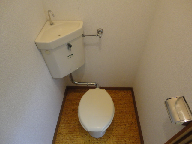 トイレ　清潔感のあるトイレです
