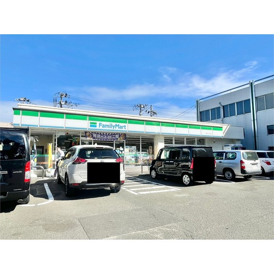 コンビニ　ファミリーマート卸町三丁目店（コンビニ）まで396m