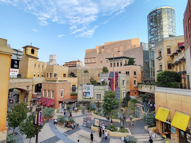 ショッピングセンター　LA　CITTADELLA　MAGGIORE（ショッピングセンター）まで291m