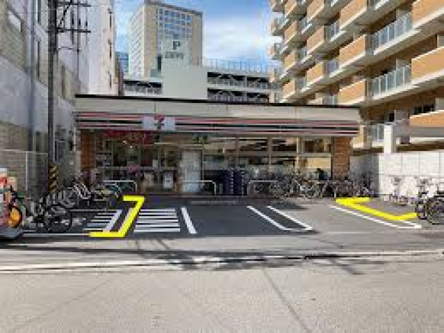 コンビニ　セブンイレブン川崎小川町店（コンビニ）まで100m