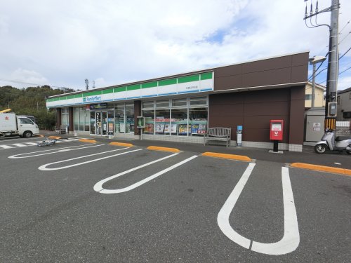 コンビニ　ファミリーマート 佐倉臼井台店（コンビニ）まで730m