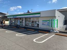 コンビニ　ファミリーマート 土山駅前店（コンビニ）まで323m