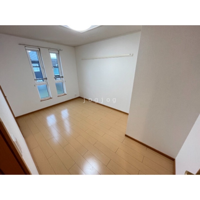 その他部屋・スペース　日当たりの良い明るいお部屋です。
