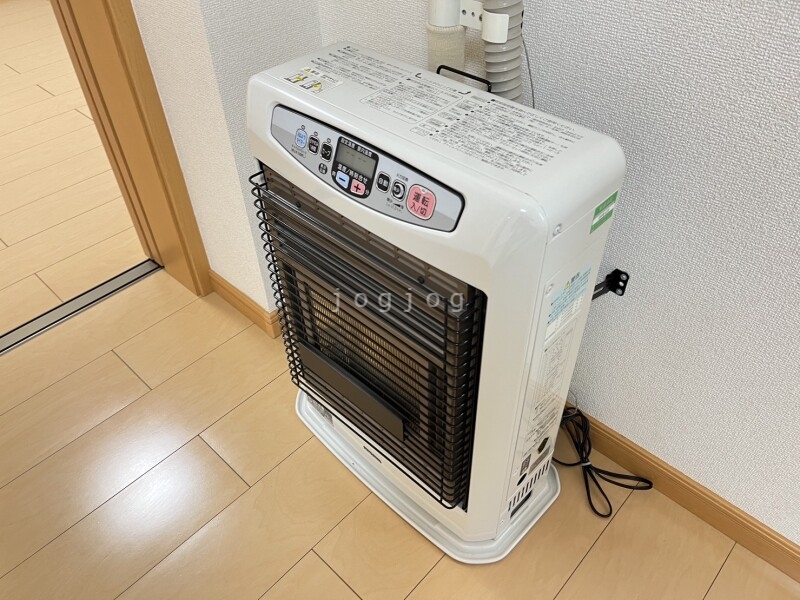 その他設備　冬はあったか石油ストーブです。