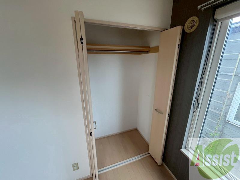収納　寝室の収納です。部屋がすっきり片付きます。