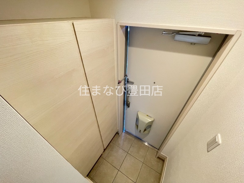 玄関　同型別部屋写真