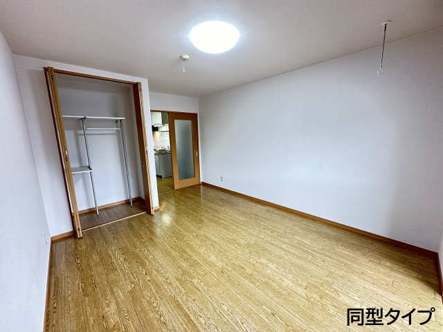 ラフィネ戸木の居間写真