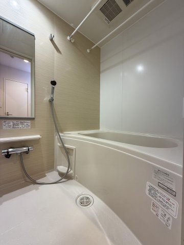 バス・シャワールーム　別タイプのお部屋の写真です