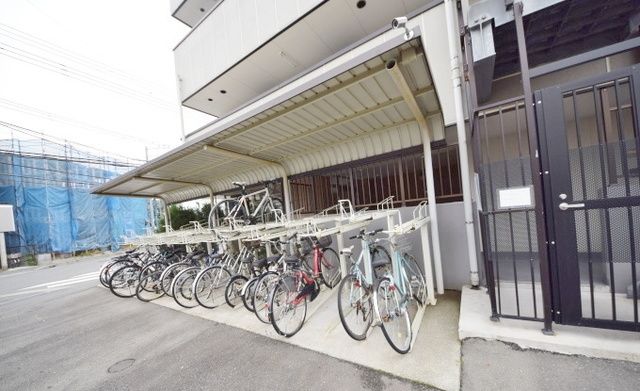 その他共有部分　★★屋根付きの駐輪スペース★★