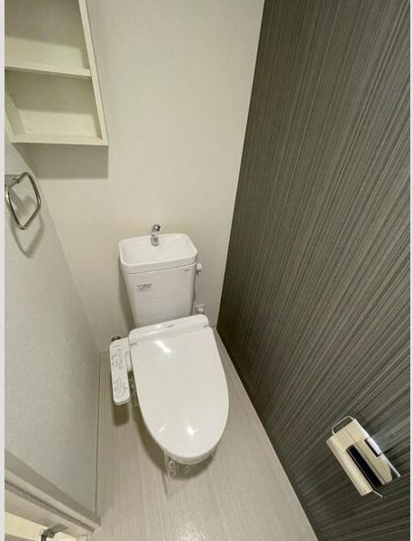 地下鉄東山線 中村日赤駅 徒歩4分 10階建 築7年のトイレ写真