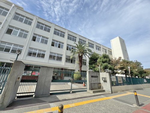 中学校　大阪市立喜連中学校（中学校）まで764m