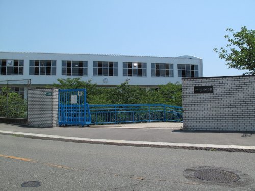 中学校　塩屋中学校（中学校）まで1324m