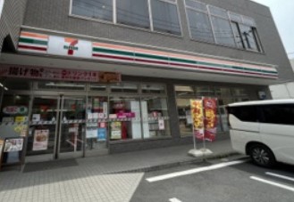 コンビニ　セブンイレブン 川崎八丁畷駅前店（コンビニ）まで360m