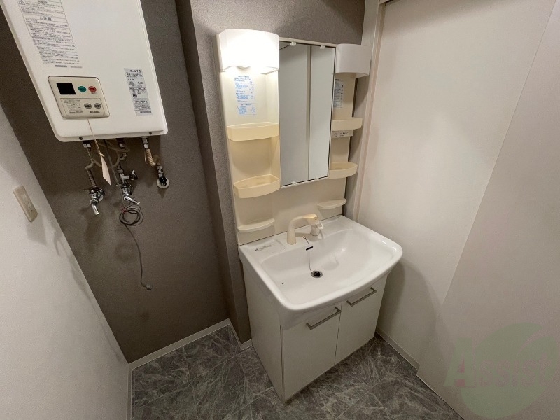 洗面設備　洗面台は独立していて使いやすそうですね。