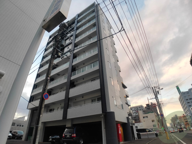 建物外観　札幌市中央区南１５条西「ロイスガーデン山鼻」
