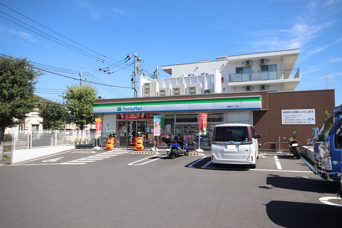 コンビニ　ファミリーマート（コンビニ）まで285m