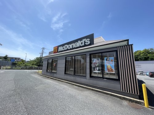 飲食店　マクドナルド 51号酒々井店（飲食店）まで548m