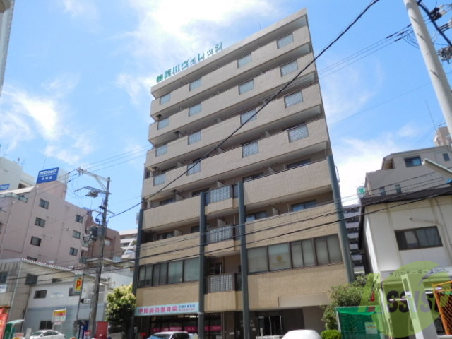 建物外観　タイル張りのとってもきれいな建物です
