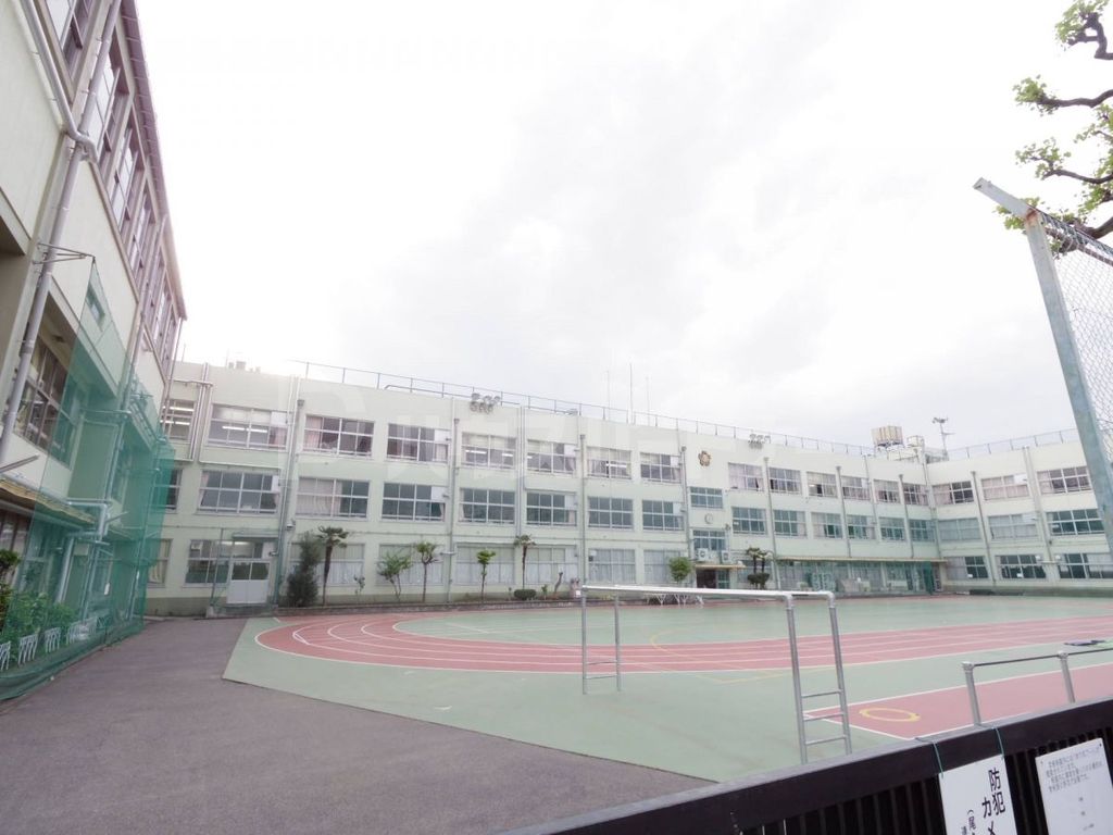 小学校　荒川区立尾久宮前小学校（小学校）まで50m