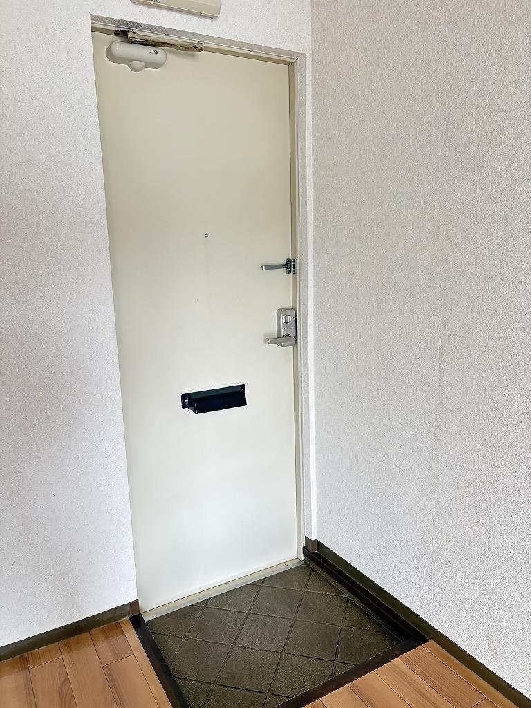 ハイムロアジュールの玄関写真