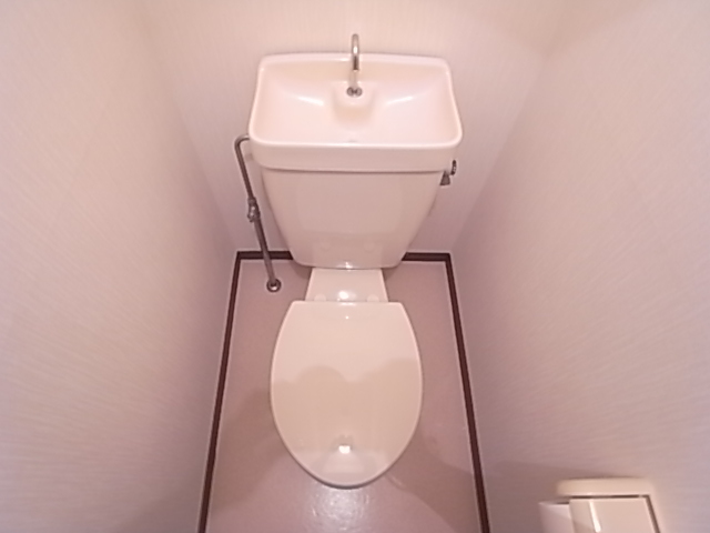 ローズコーポ阪神尼崎のトイレ写真