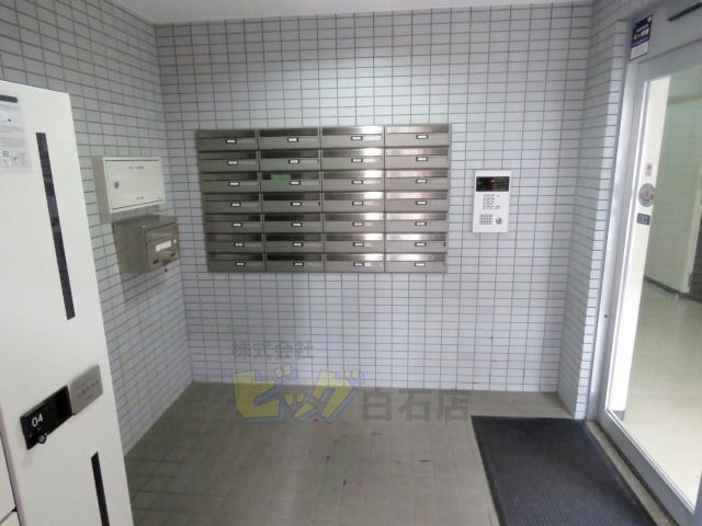 エントランス　セキュリティに配慮しオートロック設備採用です♪