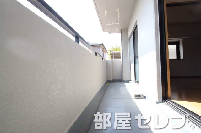 バルコニー　奥行きのあるベランダ。