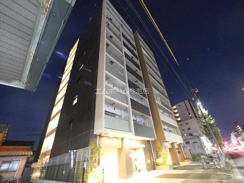 建物外観　外観　オートロック防犯カメラTVモニターホン宅配BOX完備
