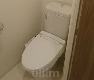 トイレ　別のお部屋の写真です。ご参考までに。