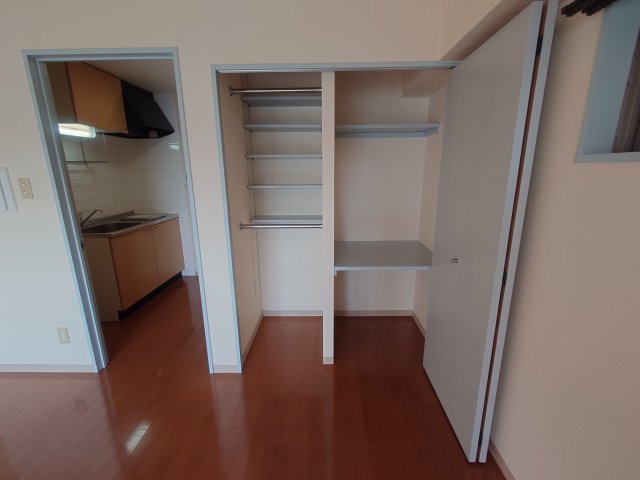 収納　同物件別号室のものです。