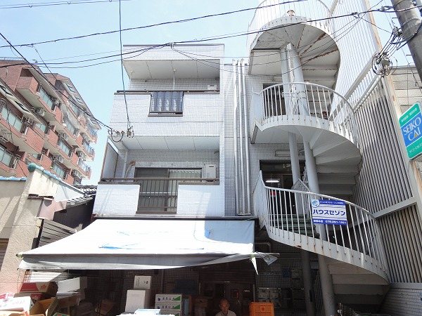 アーバン出町の外観写真