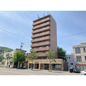 建物外観　★人気の円山エリア！駅徒歩1分！エアコン付き！