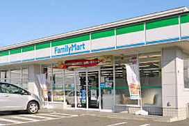 コンビニ　ファミリーマート札幌栄通店（コンビニ）まで264m