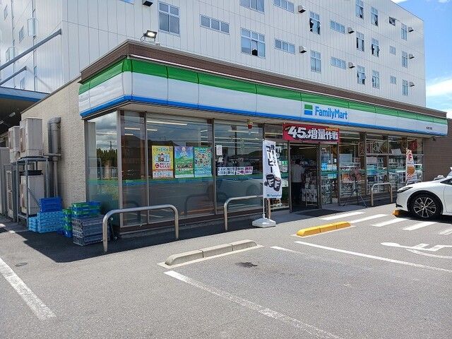コンビニ　ファミリーマート神辺町川南店（コンビニ）まで750m