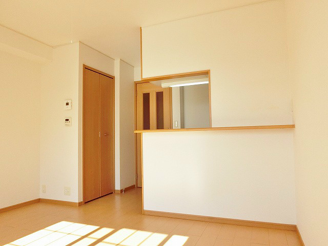 居室・リビング　LDK10帖　南側で家事もくつろぎタイムも快適です。