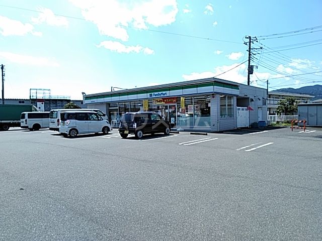コンビニ　ファミリーマート 富士まつもと店（コンビニ）まで237m