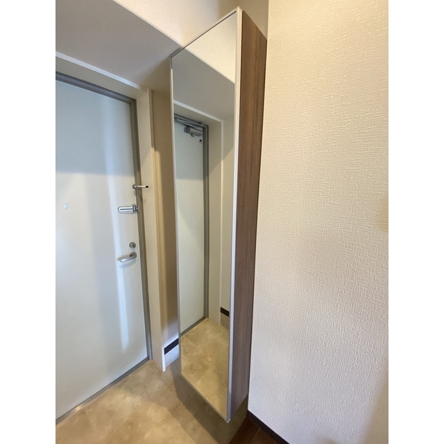 その他設備　シューズボックス・全身鏡付き