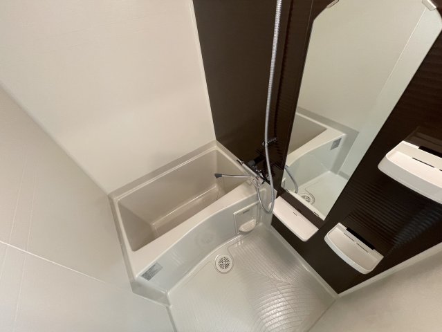 バス・シャワールーム　同物件別部屋写真