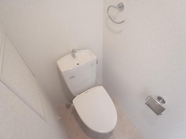 トイレ　ウォシュレット付のトイレです。