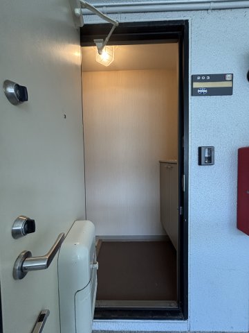 玄関　イメージ203号室の写真