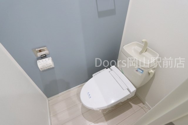 ＪＲ宇野線 備前西市駅 徒歩23分 2階建 築31年のトイレ写真
