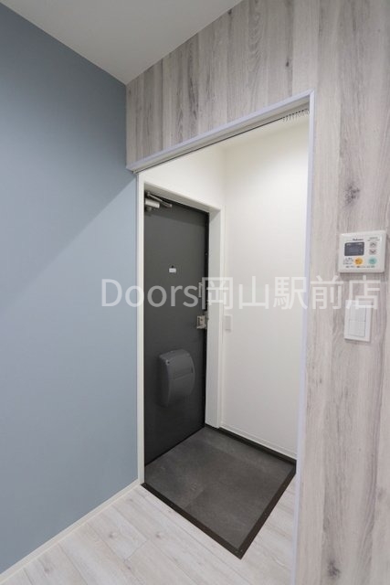 ＪＲ宇野線 備前西市駅 徒歩23分 2階建 築31年の玄関写真