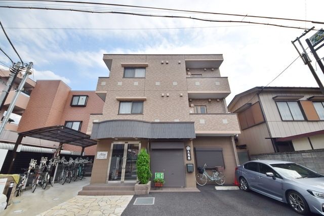 西武新宿線 本川越駅 徒歩7分 3階建 築14年の外観写真