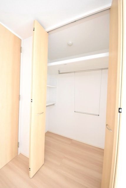 その他設備　クローゼットを開けるとこんなに収納できます