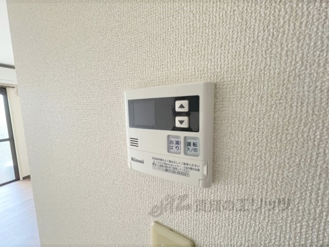 その他設備　給湯器リモコン